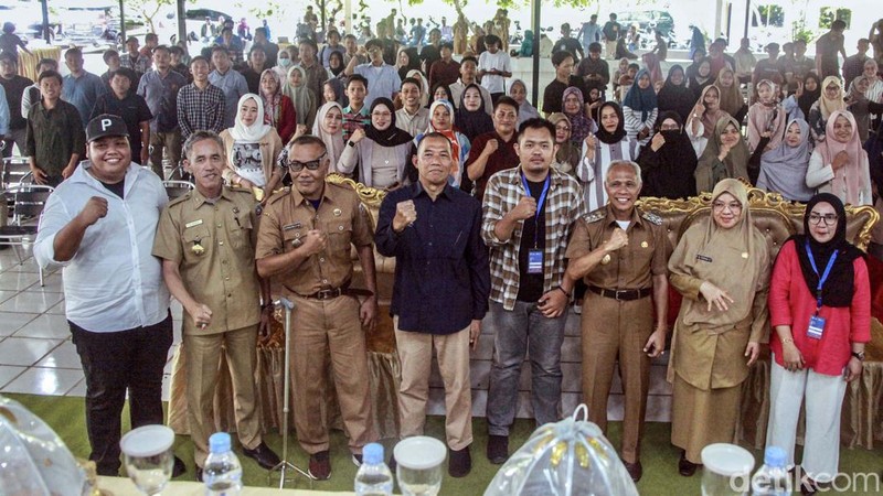 UMKM memang menjadi salah satu mesin perekonomian di Indonesia. Pelatihan Digital Entrepreneurship Academy menjadi solusi untuk para UMKM Go Digital.