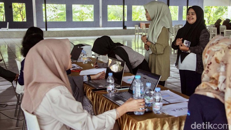 UMKM memang menjadi salah satu mesin perekonomian di Indonesia. Pelatihan Digital Entrepreneurship Academy menjadi solusi untuk para UMKM Go Digital.