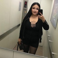 Anzhelika kini tampil dengan alis normal. Wanita plus size itu pun mendapatkan banyak pujian karena penampilan barunya yang dinilai jauh lebih cantik. Foto: dok. Instagram/Anzhelika Protodyakonova