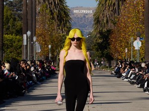 Balenciaga Gelar Fashion Show Perdana di Hollywood, Sindir Kultur Selebriti?