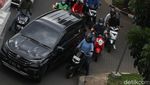 Belum Kelar-kelar, Galian Jl TB Simatupang Bikin Macet