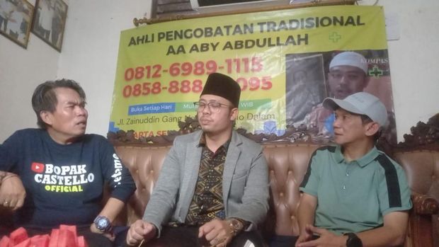 Bopak Castello dan Ginanjar konsultasi kesehatan.