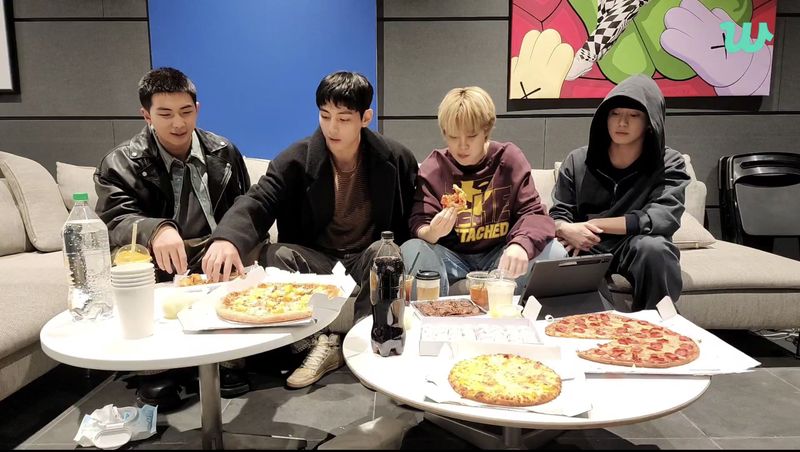 BTS Sapa ARMY Sebelum Wamil, Jungkook Sudah Plontos, V Punya Goals Baru