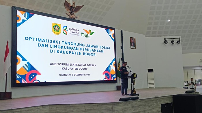 Bupati Bogor Iwan Setiawan