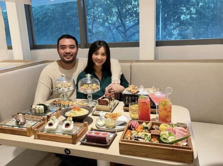 Cleopatra, Eks JKT48 yang Hobi Kulineran Seru Bareng Suami