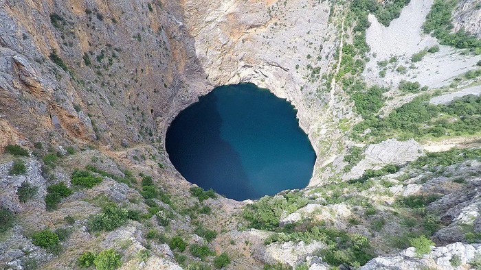 Crveno Jezero Red Lake.