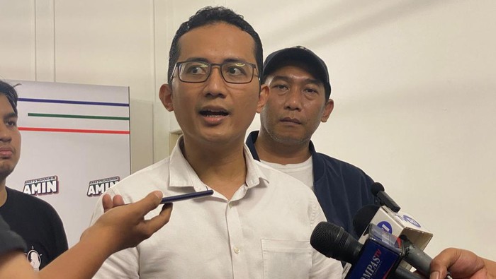 Berlian Idris mundur dari dari Partai Demokrat. Berlian Idris mendukung Anies-Cak Imin, di Menteng, Jakarta Pusat, Rabu (6/12/2023).