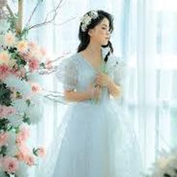 gaun pesta. gaun pesta.