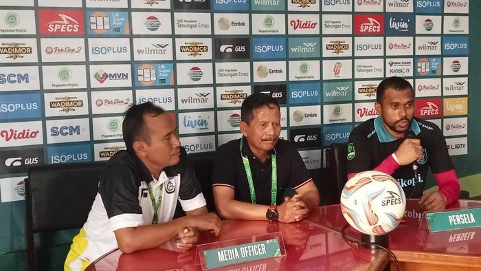 Gresik United vs Persela