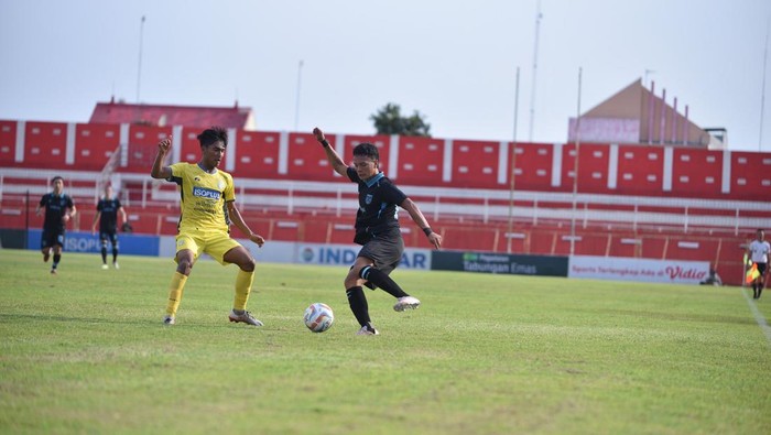Gresik United vs Persela