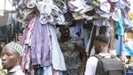 Hiruk Pikuk Pasar Pakaian Bekas di Uganda