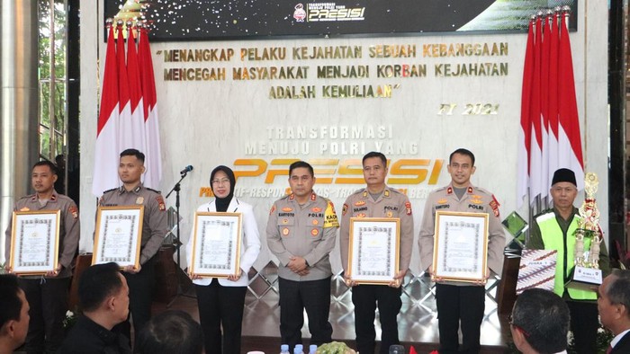 HUT Polda Metro ke-74, Kapolda Irjen Karyoto meminta jajaran memperkuat sinergitas.
