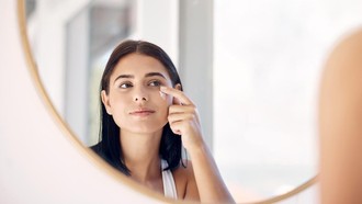 Urutan Memakai Skincare Malam yang Tepat Agar Hasilnya Maksimal
