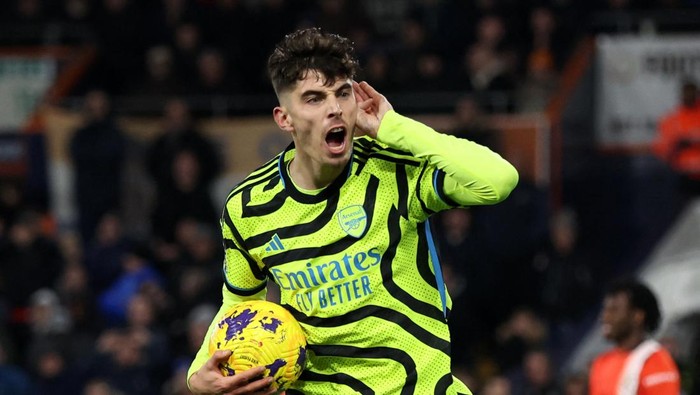 Soccer Football - Premier League - Luton Town v Arsenal - Kenilworth Road, Luton, Britain - December 5, 2023 Arsenals Kai Havertz celebrates scoring their third goal REUTERS/David Klein NO USE WITH UNAUTHORIZED AUDIO, VIDEO, DATA, FIXTURE LISTS, CLUB/LEAGUE LOGOS OR LIVE SERVICES. ONLINE IN-MATCH USE LIMITED TO 45 IMAGES, NO VIDEO EMULATION. NO USE IN BETTING, GAMES OR SINGLE CLUB/LEAGUE/PLAYER PUBLICATIONS.