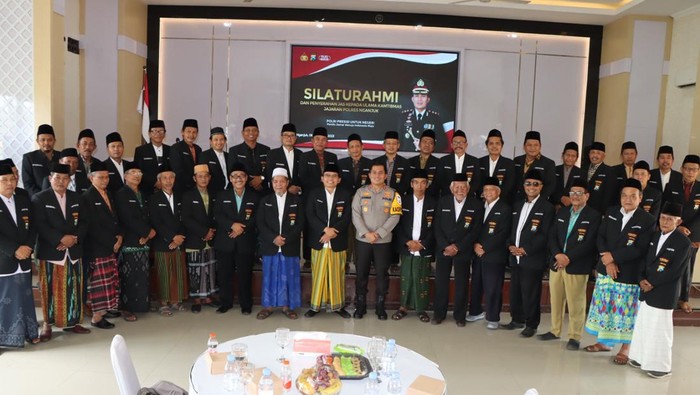 Kapolres Ngnajuk AKBP Muhammad bersilaturahmi dan berdialog dengan ulama setempat