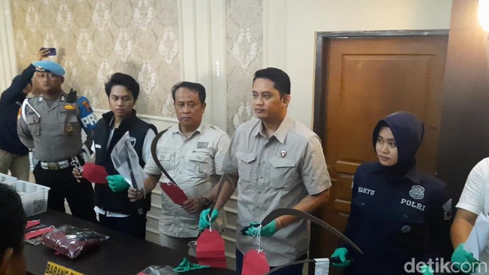 Kasus remaja membawa senjata tajam saat digelar di Mapolresta Pati, Rabu (6/12/2023).