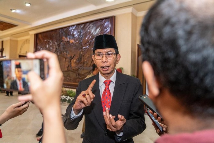 Ketua DPRD Surabaya