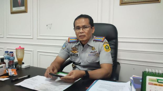 Kadishub Kabupaten Bogor, Agus Ridho mengatakan rekayasa sistem satu arah dilakukan untuk mengurai kemacetan di sekitar Stasiun Bojonggede, Bogor.