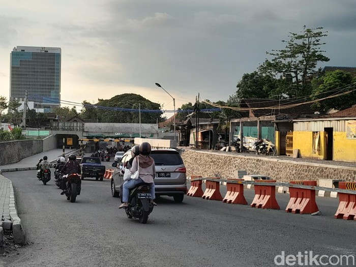 Lalu lintas di Viaduk Gilingan Solo terpantau lancar tanpa macet, Rabu (6/12/2023).