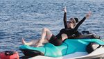 6 Potret Lisa Oktaviani Main Jetski