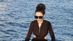 6 Potret Lisa Oktaviani Main Jetski