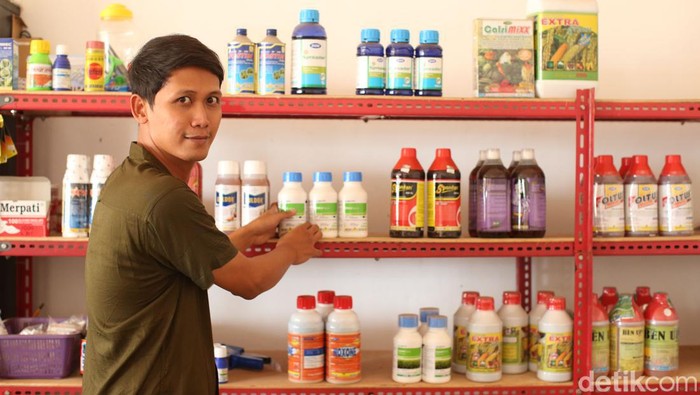Sebagian besar orang Indonesia mengadu nasib ke luar negeri. Sulitnya mencari pekerjaan di negeri sendiri menjadi motivasi mereka untuk merantau. Hal ini juga turut dilakukan oleh Unggul Andoko, warga Kampung (desa) Isano Mbias, Distrik Tanah Miring, Kabupaten Merauke, Papua Selatan.