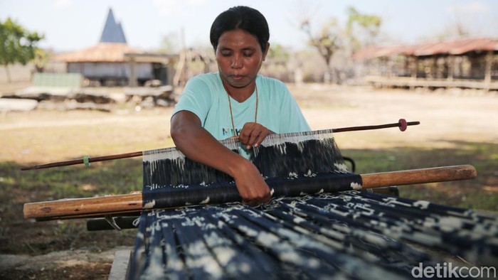 Melawat Budaya Sumba di Kampung Adat Padatita