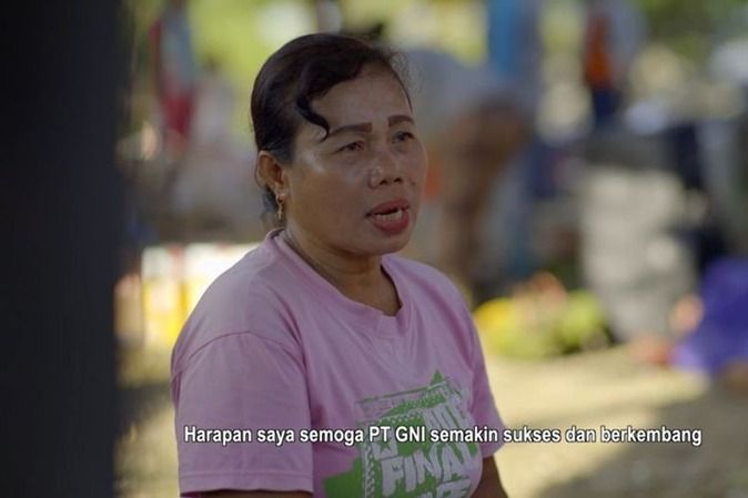 Misriawati Tosae, Pedagang Sayur di Pasar Bunta, Morowali Utara, Sulawesi Tengah (Dok. Youtube PT GNI)