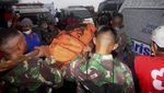 Momen Evakuasi Jenazah di Gunung Marapi, 23 Pendaki Tewas