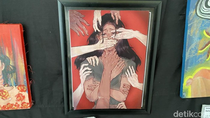 Pameran seni lukis dan visual peringati Hari Anti Kekerasan terhadap Perempuan di UPN Veteran Jatim.
