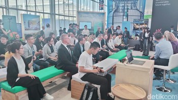 Para pengunjung COP28 antuasias mengikuti diskusi soal masa depan PC oleh Jerry Kao dkk. Foto: Fitraya Ramadhanny/detikcom