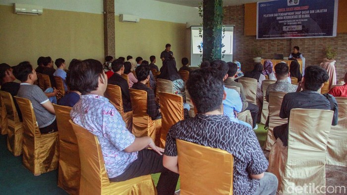 UMKM di Kabupaten Pangkajene dan Kepulauan mendapatkan pelatihan go digital bertajuk Digital Entrepreneurship Academy. Acara ini hasil kerja sama antara BBPSDMP Kominfo Makassar, Bakti Kominfo, Bea Cukai Makassar, dan Pemda Kabupaten Pangkep.