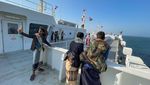 Pasukan Houthi Tur di Kapal Terkait Israel yang Berhasil Dibajak