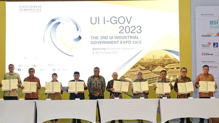 Penandatanganan kerja sama Pemkab Banyuwangi dengan Universitas Indonesia (UI).