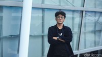 Brian Khrisna berkarier di dunia tulis menulis sejak 2010 lewat cerita bersambung yang diposting di media sosial hingga Tumblr pribadinya.  Foto: Rifkianto Nugroho/ detikcom