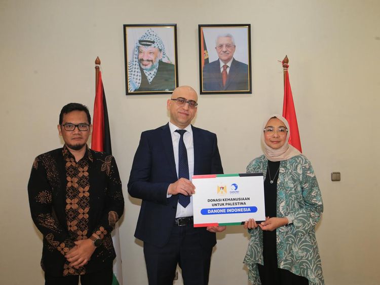 Penyerahan Donasi Kemanusiaan untuk Gaza melalui Kedubes Palestina