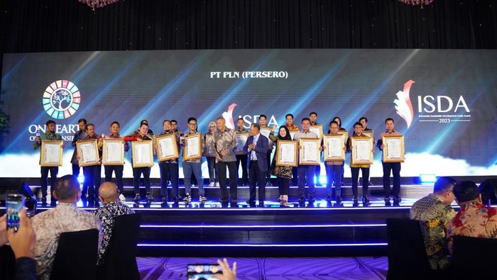 PLN sabet penghargaan