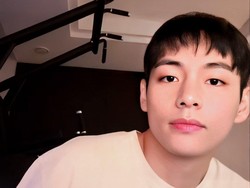 V BTS Berponi Jelang Wamil, Hairstylist Spill Model Rambutnya V BTS Berponi Jelang Wamil, Hairstylist Spill Model Rambutnya