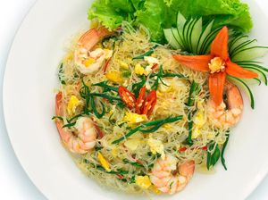 Menu Harian Ramadan 14: Sederhana Lezat! Suun Goreng Udang dan Sup Kimlo Komplet