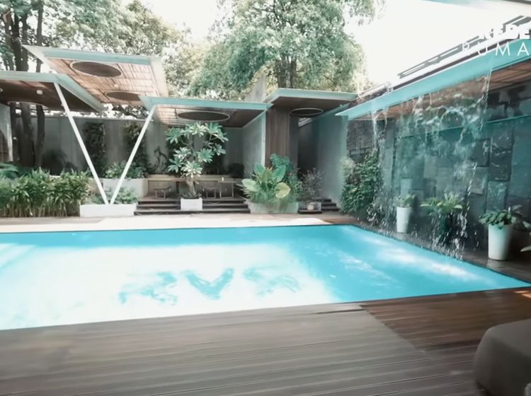 10 Potret Rumah Mewah Rachel Vennya, Ada Air Terjun di Kolam Renang