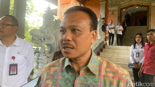 Sekda Provinsi Bali Dewa Made Indra di kantor Gubernur Bali, Denpasar, Rabu (6/12/2023). (Rizki Setyo Samudero)