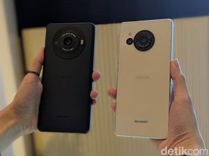 Wujud Sharp Aquos R8s Series, HP Flagship Masih Punya Headphone Jack