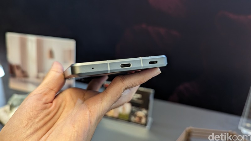 Sharp Aquos R8s series