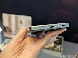 Wujud Sharp Aquos R8s Series, HP Flagship Masih Punya Headphone Jack