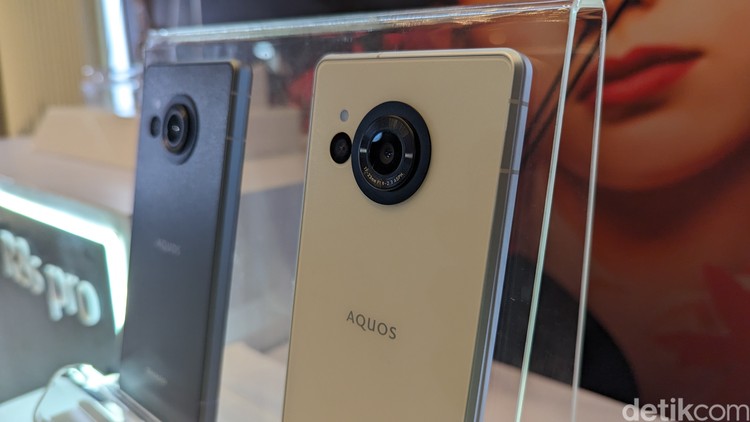 Sharp Aquos R8s series