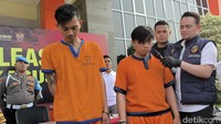 Tampang dua perampok yang membunuh korban dengan sadis. Hengki Pratama (kanan) dan Irfan (kiri).