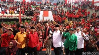 Ini momen saat Ganjar disambut meriah simpatisan di , Kutai Kartanegara , Kalimantan Timur, Rabu (6/12/2023).