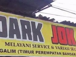 Tulisan Kreatif Para Pedagang yang Kocak Abis, Kok Kepikiran