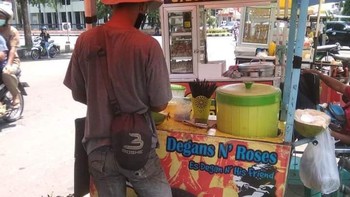 Degans N Roses. Foto: X/nocontextwarung  