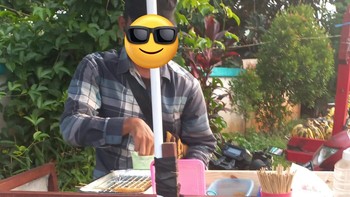 Biar agak kebarat-baratan. Foto: X/nocontextwarung